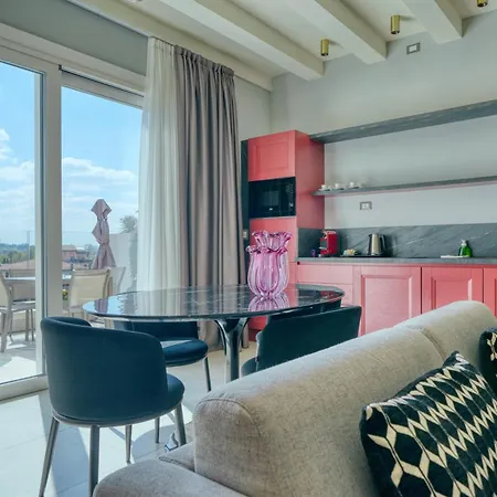 Palazzo Della Scala & Отель Лацизе