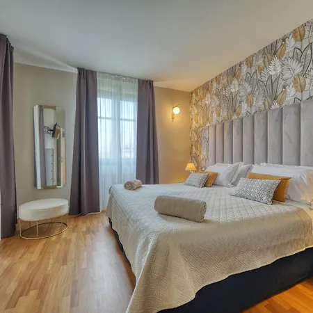 Palazzo Della Scala - Luxury & Hotel 4*